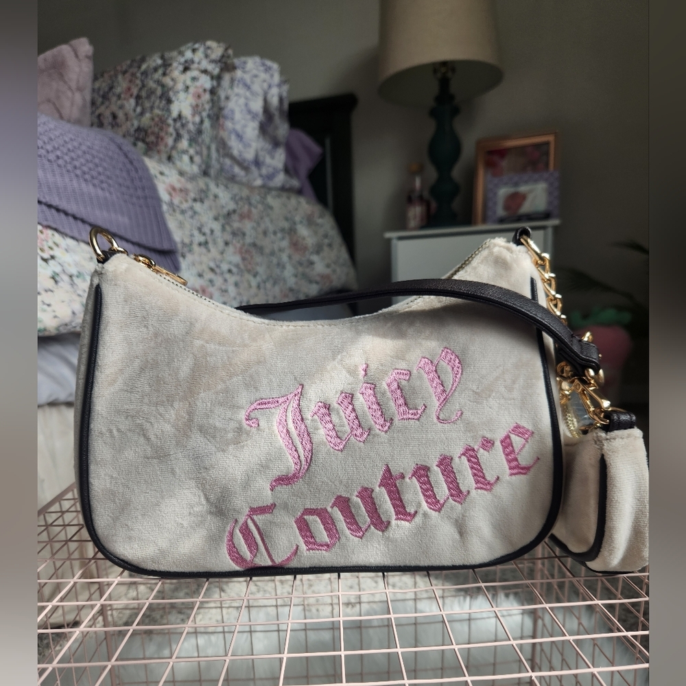 Juicy Couture Better Together Shoulder Bag - Picture 2 of 4